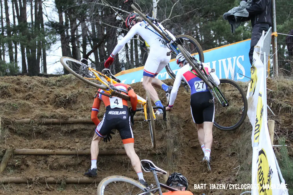 The Junior\'s race leaders negotiate the run up. © Bart Hazen / Cyclocross Magazine