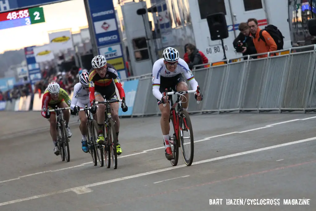 Zdenek Stybar using his road racing strength to put the pressure on the competition. © Bart Hazen / Cyclocross Magazine