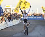 Niels Albert (BKCP-Powerplus) crossing the line for the win. © Thomas van Bracht