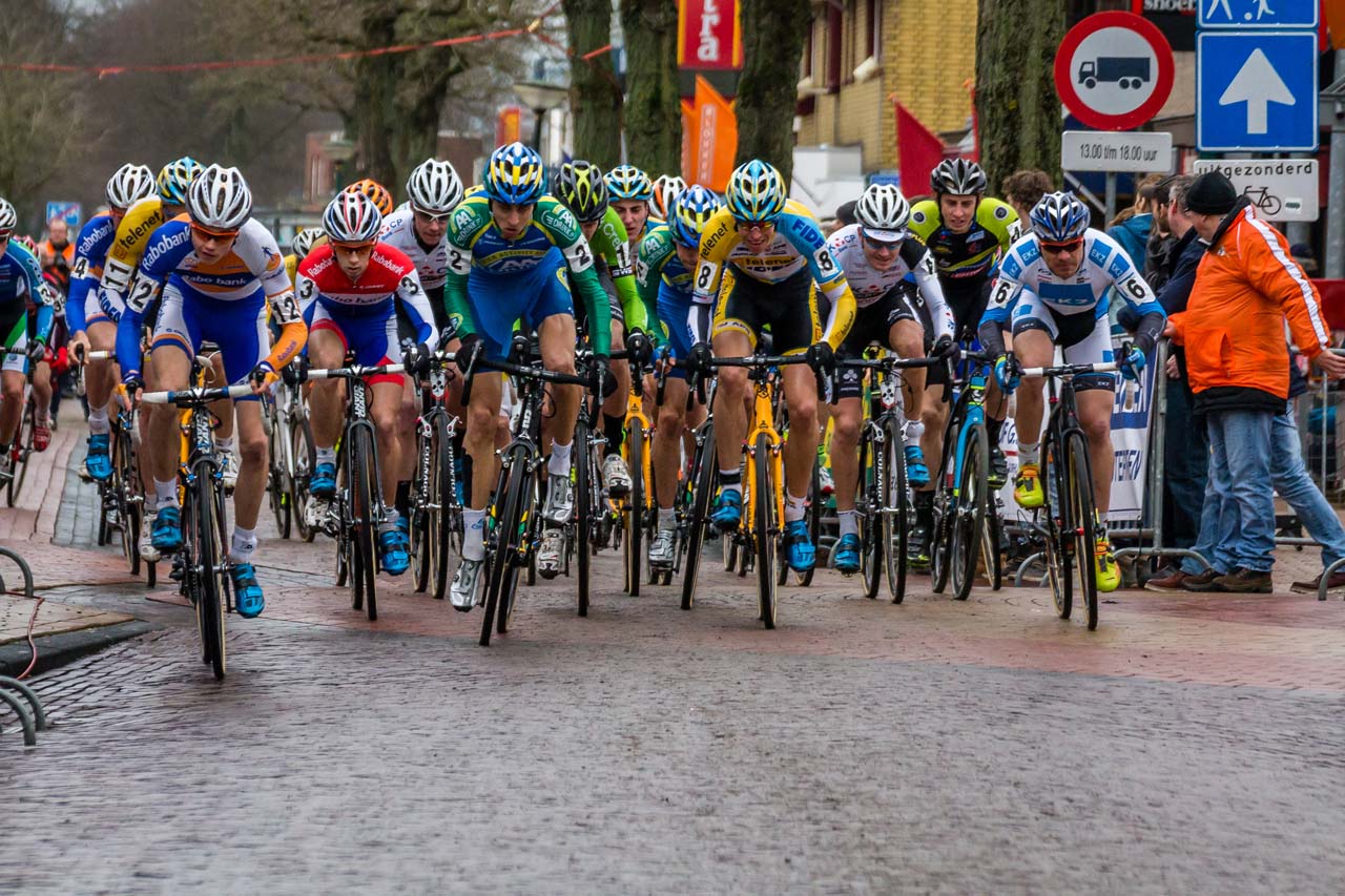 The start of the Elite Men\'s race. © Pim Nijland / Peloton Photos