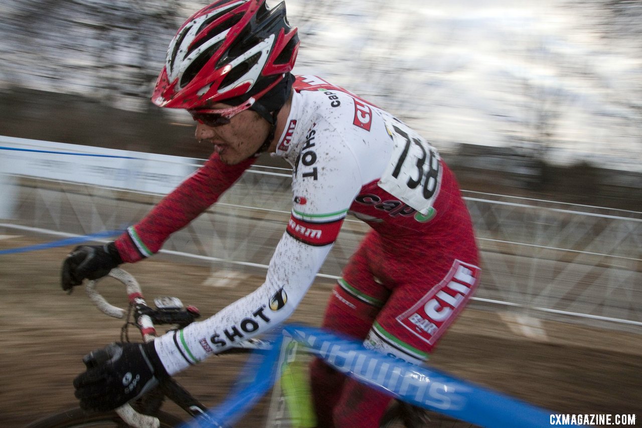 Brady Kapius giving chase after his mishap.  © Cyclocross Magazine
