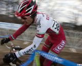 Brady Kapius giving chase after his mishap.  © Cyclocross Magazine