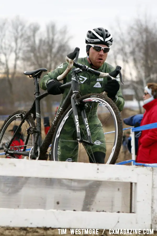 JT Fountain leads at the first barriers. © Tim Westmore