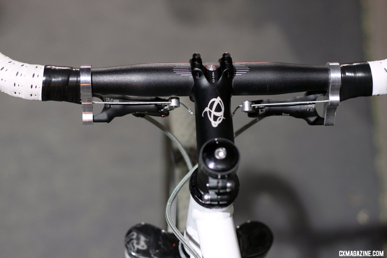 Summit Lab\'s 324 Brake Adapter takes up room on the handlebar\'s flats. © Cylcocross Magazine