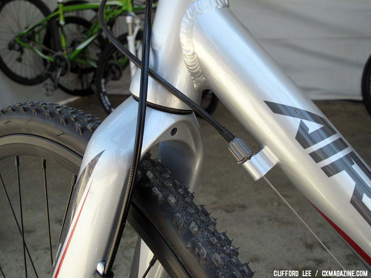 The fork has generous clearance, but no canti mounts. © Clifford Lee / Cyclocross Magazine