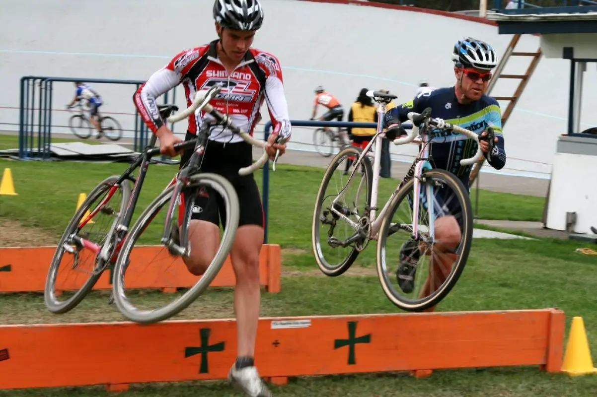 Double-barreled barrier action in the velodrome infield © Dave Roth