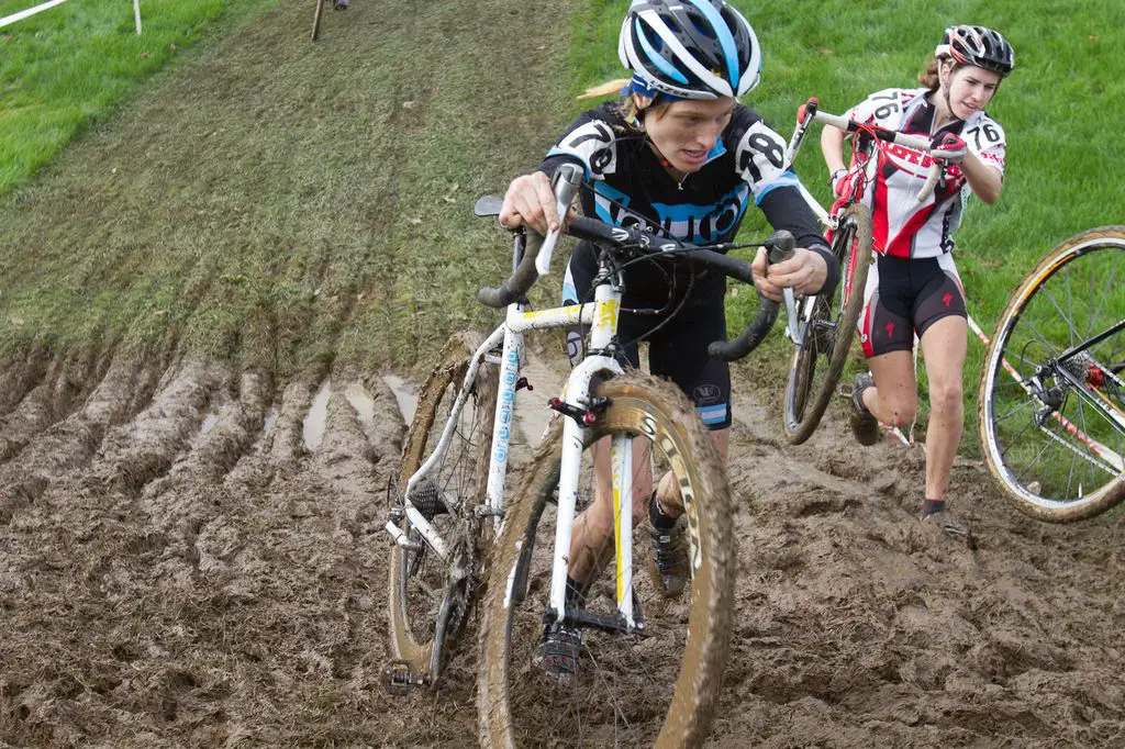 Ana Sirianni determinedly charges through the mud. © Todd Prekaski