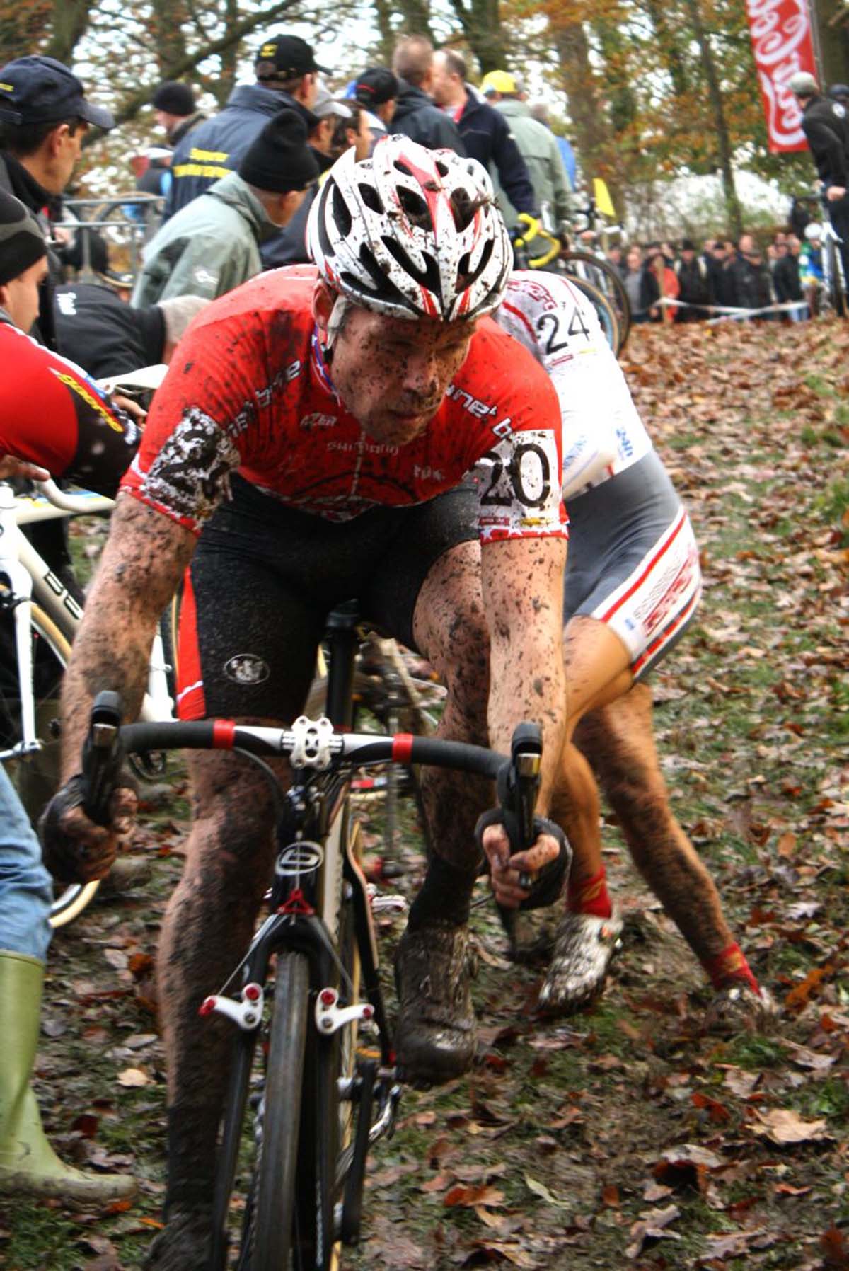 Jonathan Page pulls out of the pits on a clean bike. ? Dan Seaton