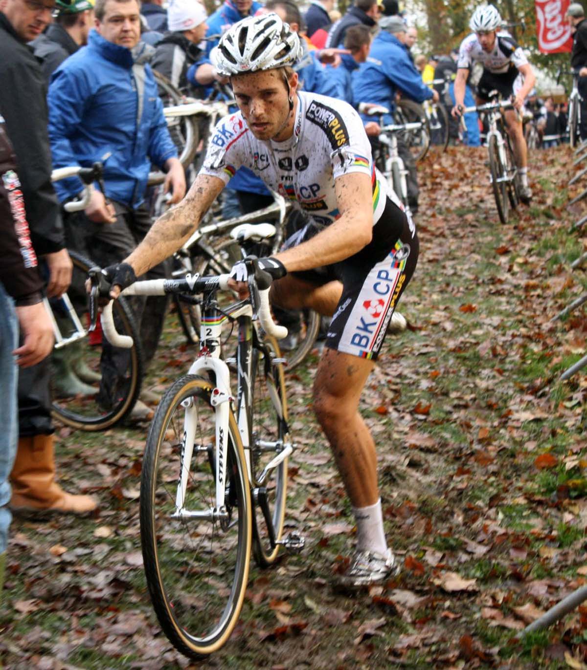 Albert makes a smooth transition to a clean bike. ? Dan Seaton