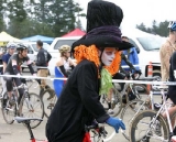 A top-heavy mad hatter © Dave Roth