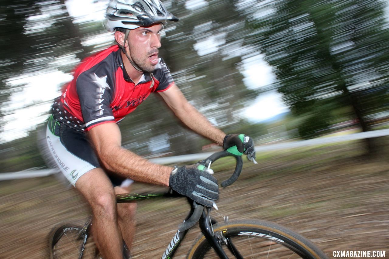 Kevin Smallman descends at Coyote Point. Bay Area Super Prestige 2010, Coyote Point Finals, 12/5/2010. ©