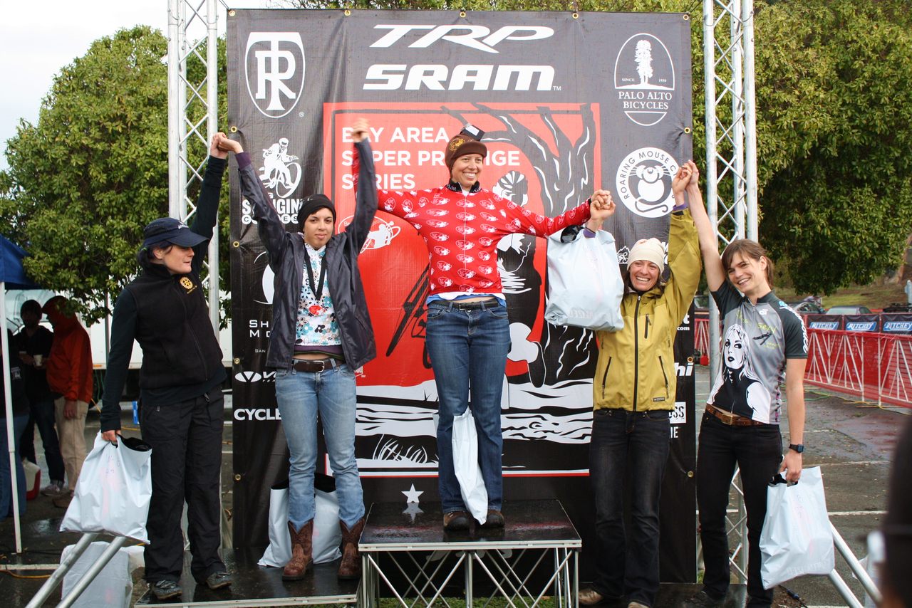 The women's B series podium. © Paul Guerra