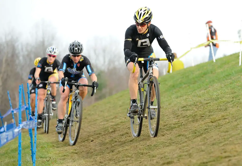 Smith gets ready to dive back onto the track. © Natalia Boltukhova | Pedal Power Photography | 2011