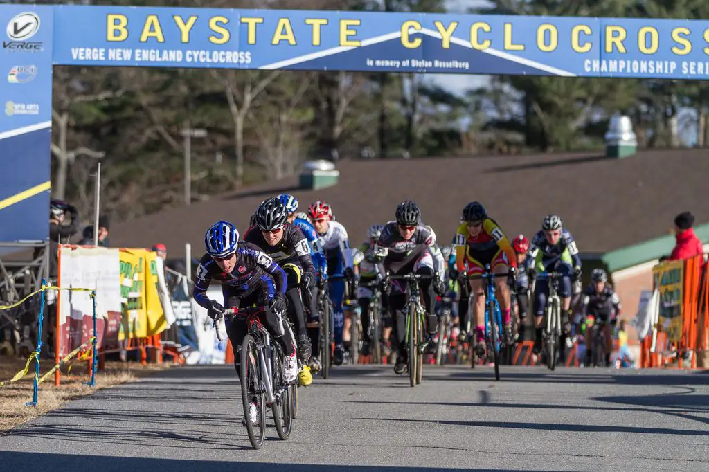 The Elite Women hit the course, with Arley Kemmerer in the lead. © Todd Prekaski