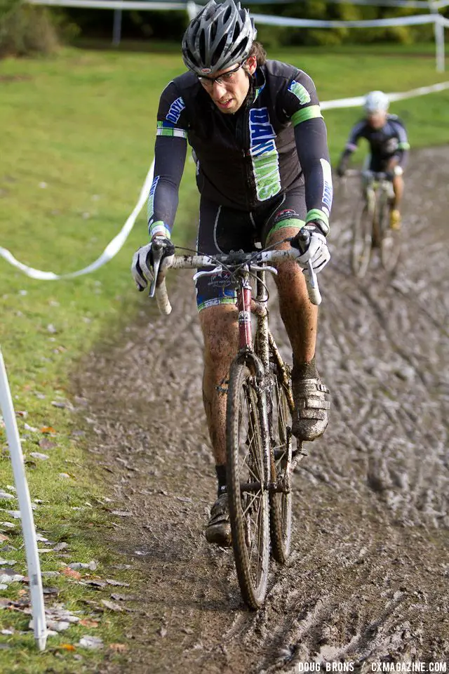 Josh Weiss (Daryl Evans) on the slick off-camber corner. © Doug Brons