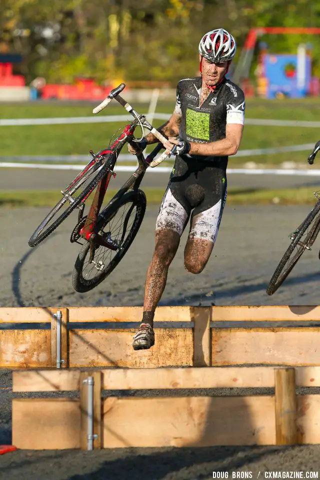 Andrew Pinfold in his new H&R Block kit. © Doug Brons