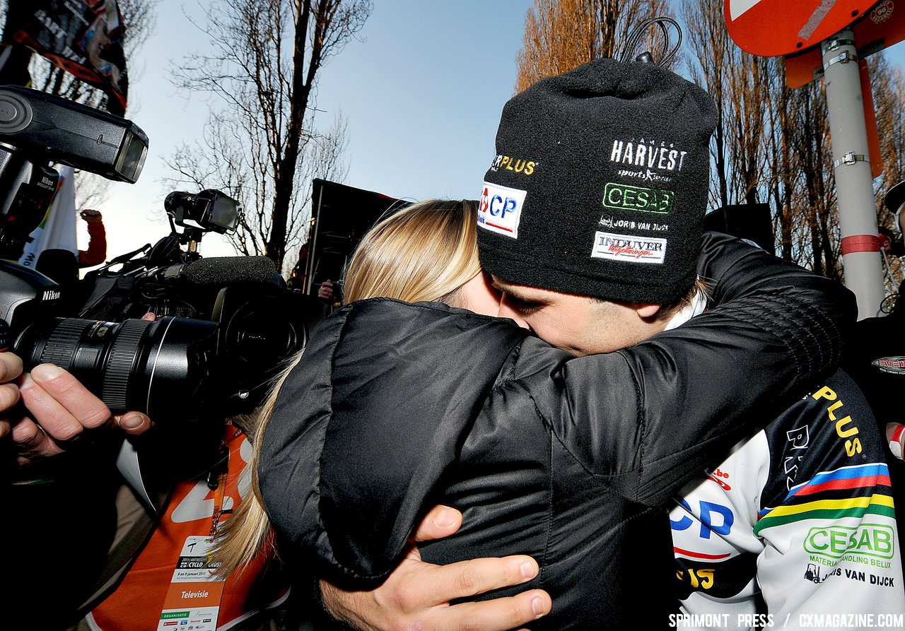 Niels Albert celebrates with his wife as he win the men elite 2011 Belgian Championship cyclo cross race in Antwerpen. Niels Albert is the 2011 Belgian Champion. Sunday Jan. 9, 2010. ( SPRIMONT PRESS / Laurent Dubrule )