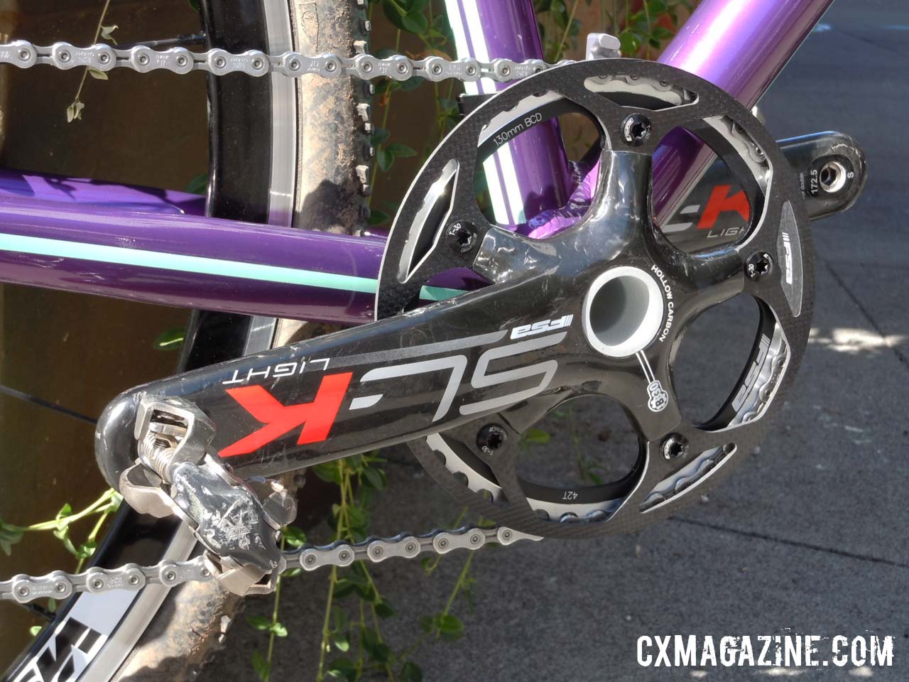 The PF BB30 crankset sports a 42-tooth single ring on the A bike, with a carbon FSA chain guard.