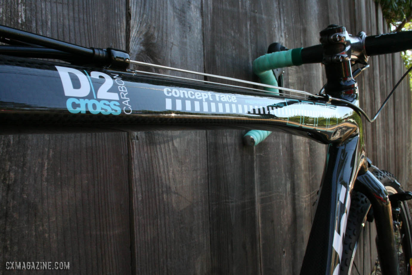 Flattened top tube on the Bianchi D2 Cross Concept Race