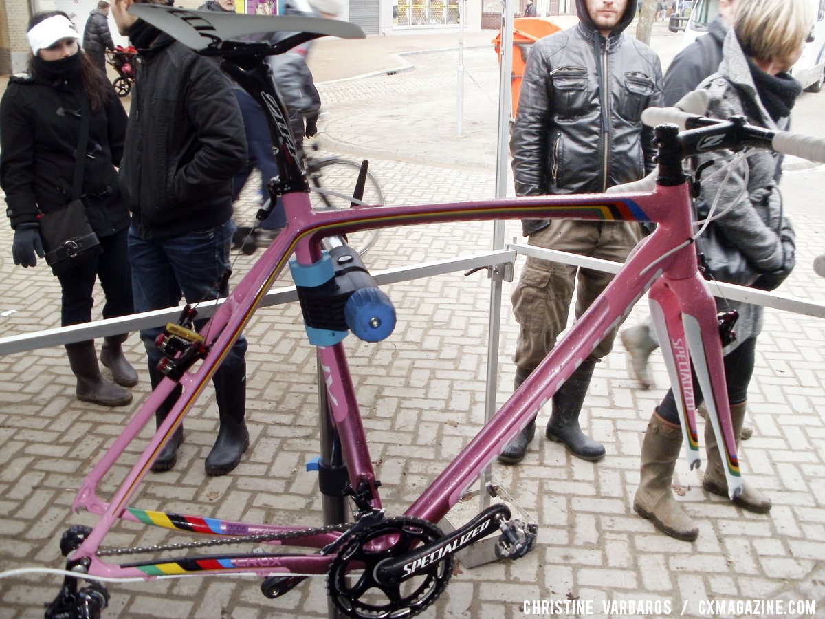 The pink S-Works Specialized Crux certainly attracts attention. ©Christine Vardaros