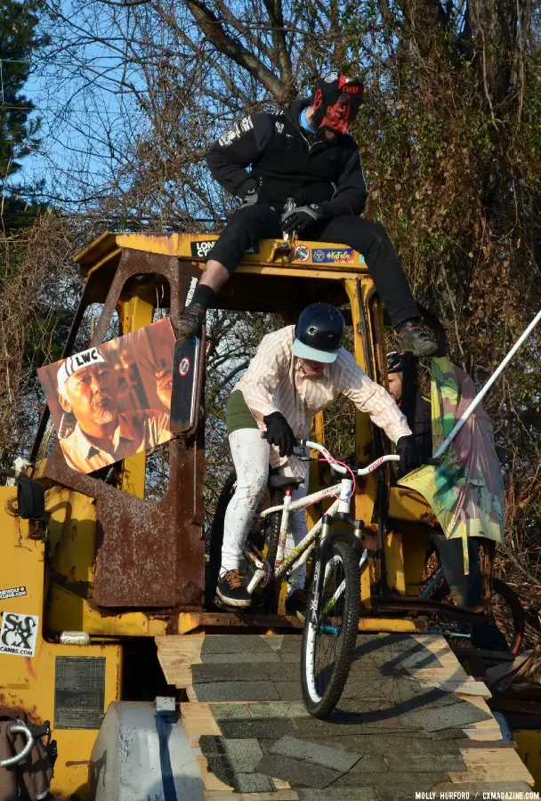 Riding the run-down at Bilenky Junkyard Cross. © Cyclocross Magazine