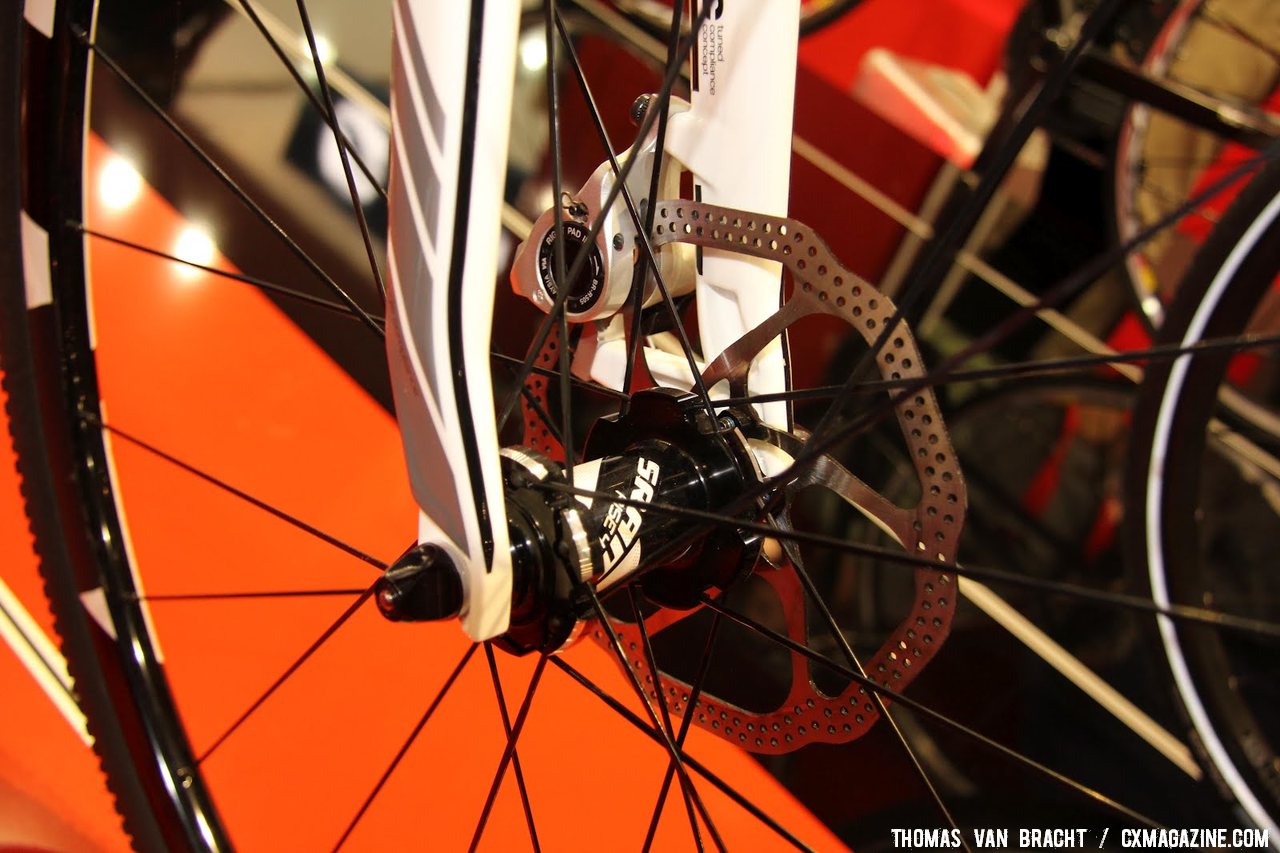 Detail of the fork from the BMC Grand Fondo 02 post mount for160mm rotors.©Thomas van Bracht
