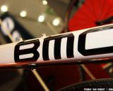 Down tube of the BMC GF02 shields full housing for the front and rear derailleurs.©Thomas van Bracht