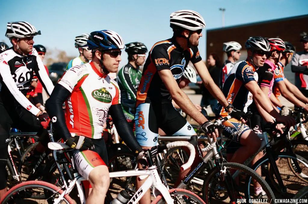 Micah Gordon (in the Colavita kit with the black arm warmers) is ready to race strong. © Rudy Gonzalez