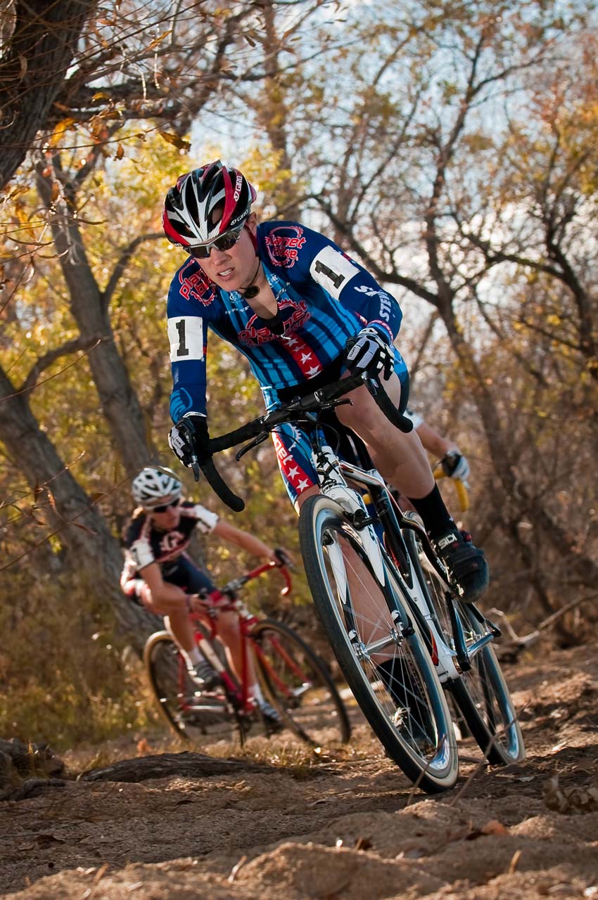 Katie Compton wasted no time getting to the front.  Boulder Cup 2009. ? Dejan Smaic / sportifimages.com