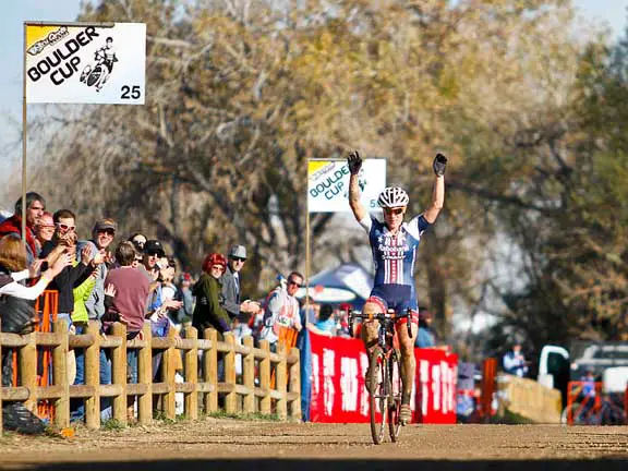 Katie Compton celebrates her victory. © 2011 Jody Grigg