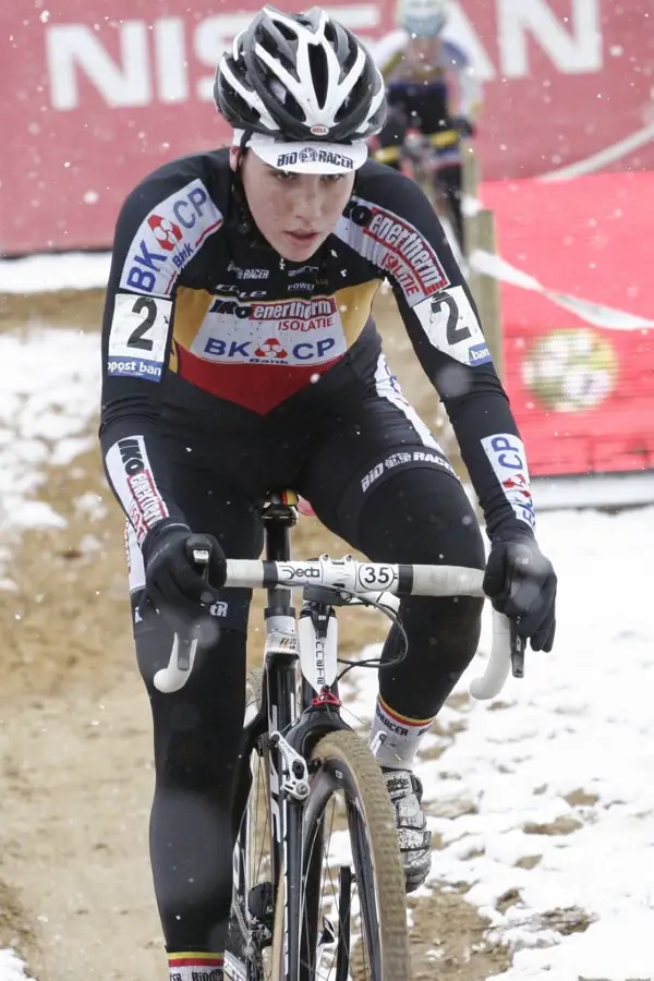 Sanne Cant on her way to the win © Bart Hazen