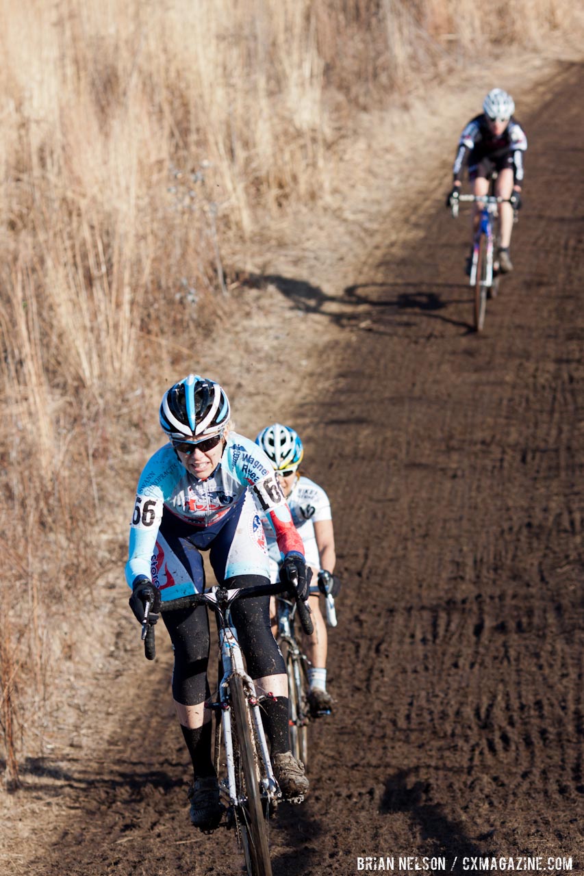 Kimberly Flynn battles to keep the lead.  ©Brian Nelson