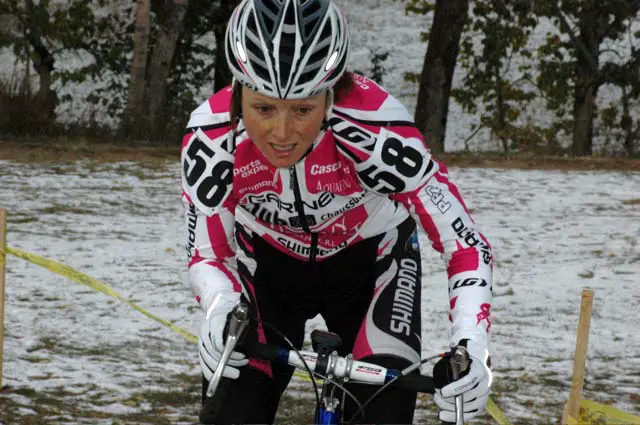  Natasha Elliot (Garneau Club) on her way to her first Elite Cross Podium 3rd Place