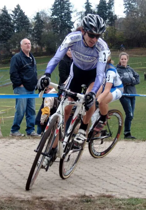 Wendy Simms (Ridley) Leads up the major climb © Norm Thibault