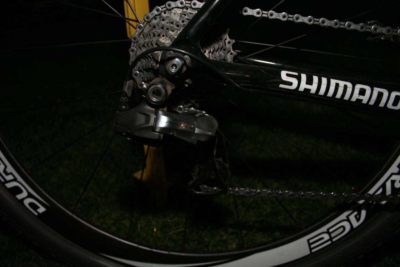 Craig was outfitted with electric Shimano Di2 internals for the evening. by Andrew Yee