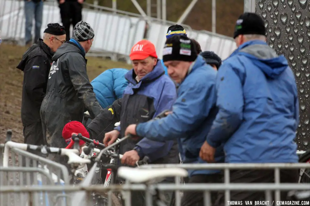 Elite men at Cauberg Cyclocross. © Thomas Van Bracht