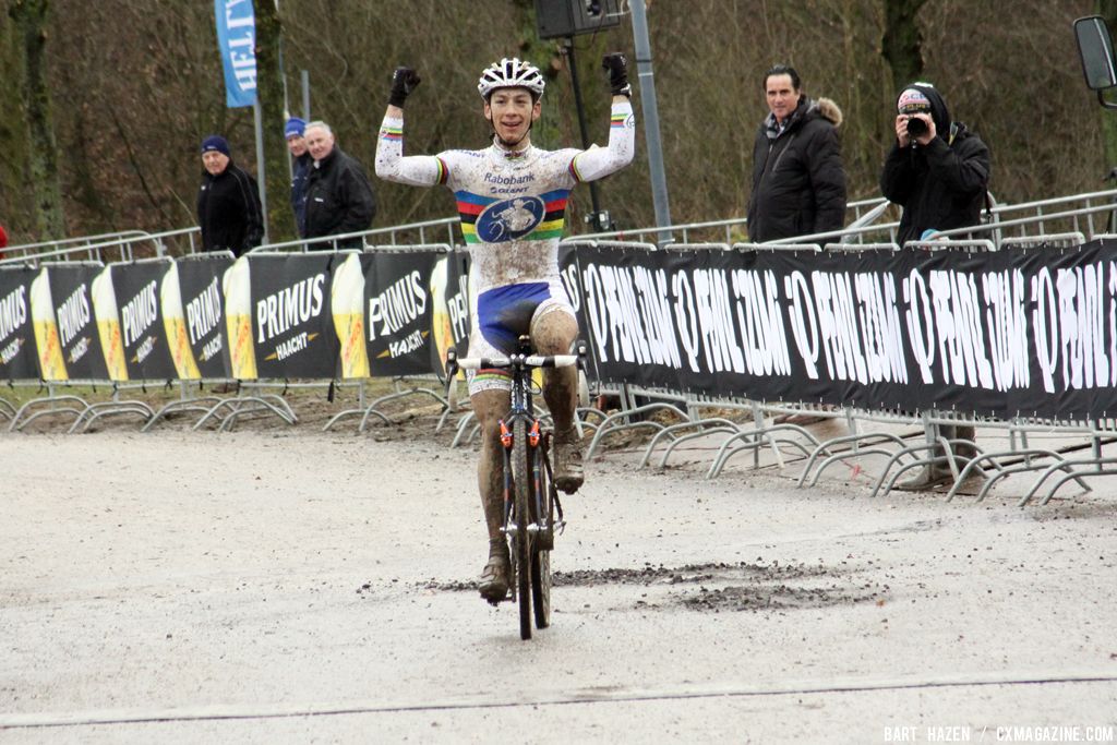Van der Haar takes the win at Cauberg Cyclocross. © Bart Hazen
