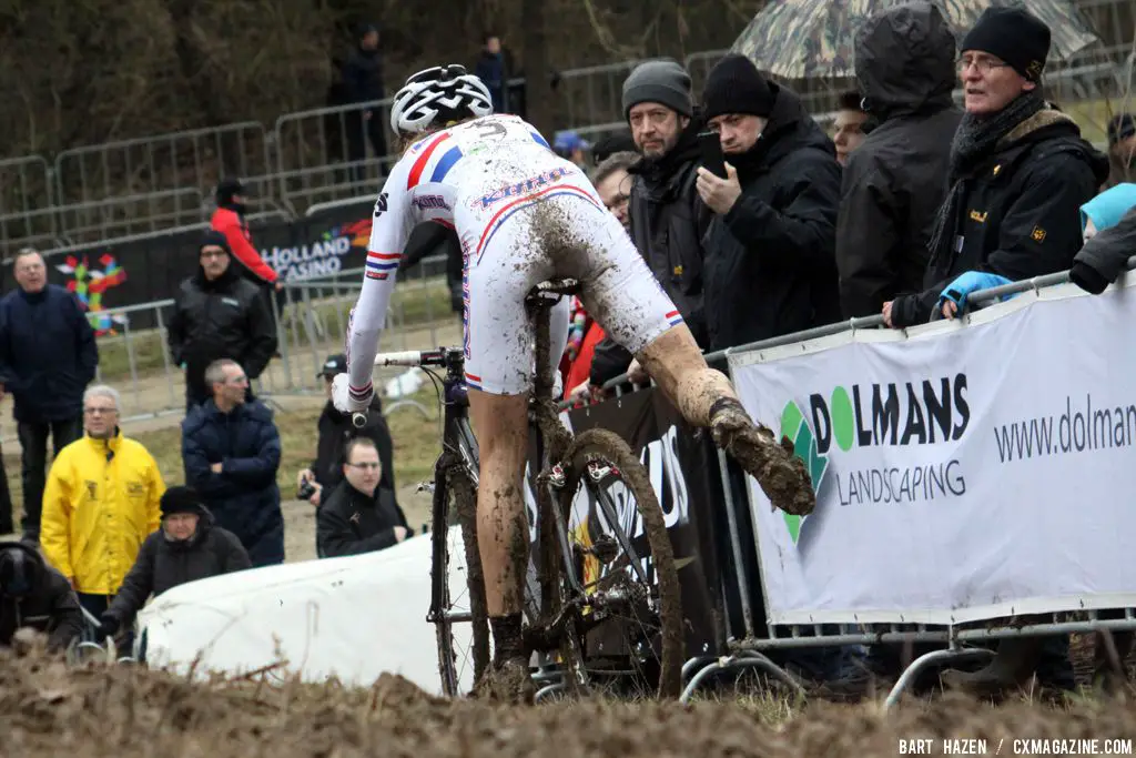 Helen Wyman at Cauberg Cyclocross. © Bart Hazen