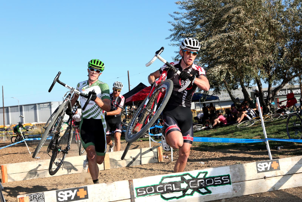 Kyle Gritters (Rock n Road), Chris Jackson (Castex Racing p/b Felt) and Brandon Gritters (Rock n Roll) mix it up in Men’s A. © Phil Beckman/PB Creative