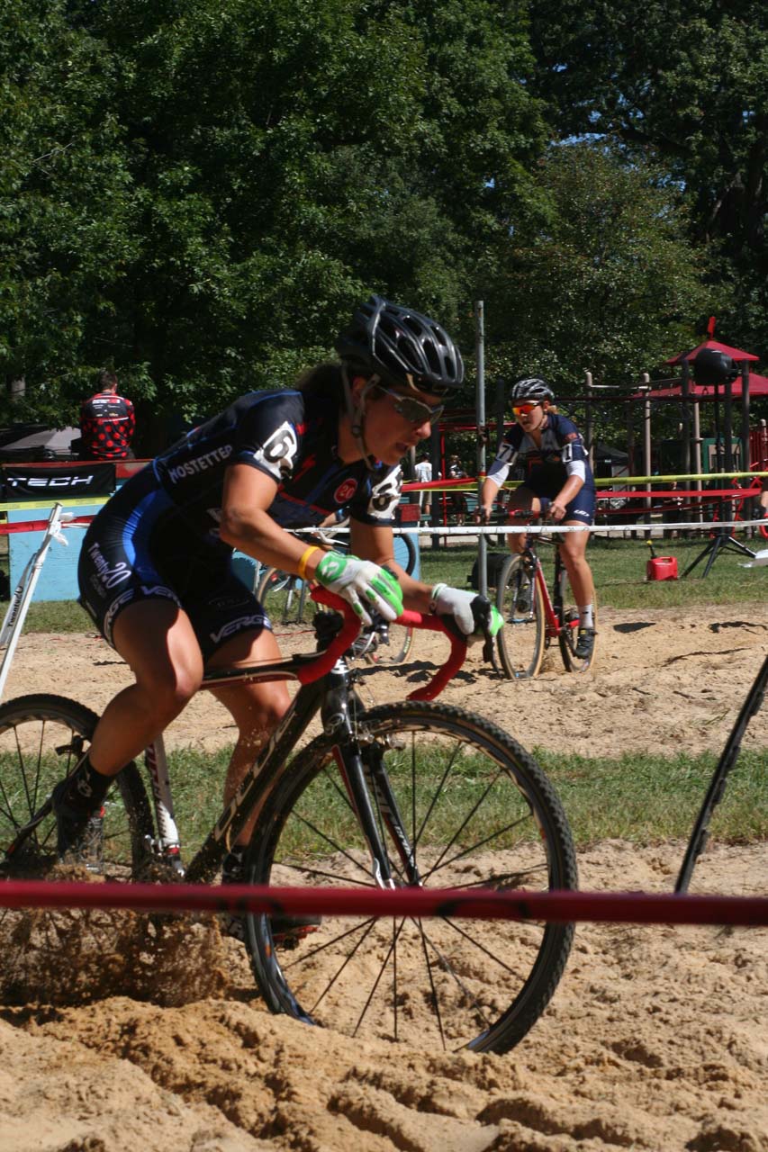 Arley Kemmerer powers her way through the sand. © Jamie Mack