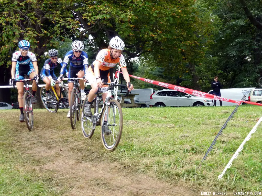 The chase group behind Van Gilder.  © Cyclocross Magazine