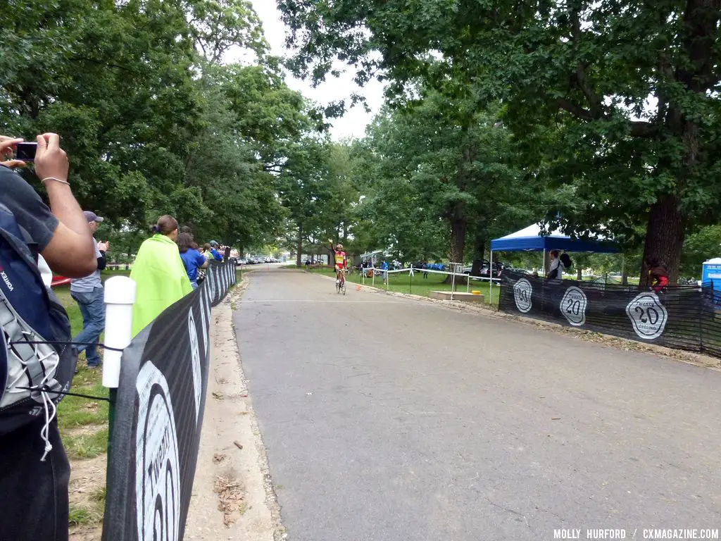 Field coming in to the finish.  © Cyclocross Magazine