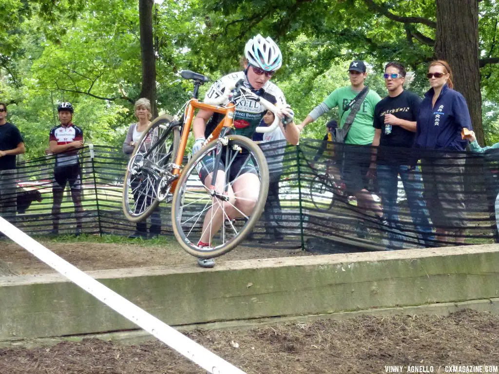 Becky Frederick on the barriers. © Vinny Agnello