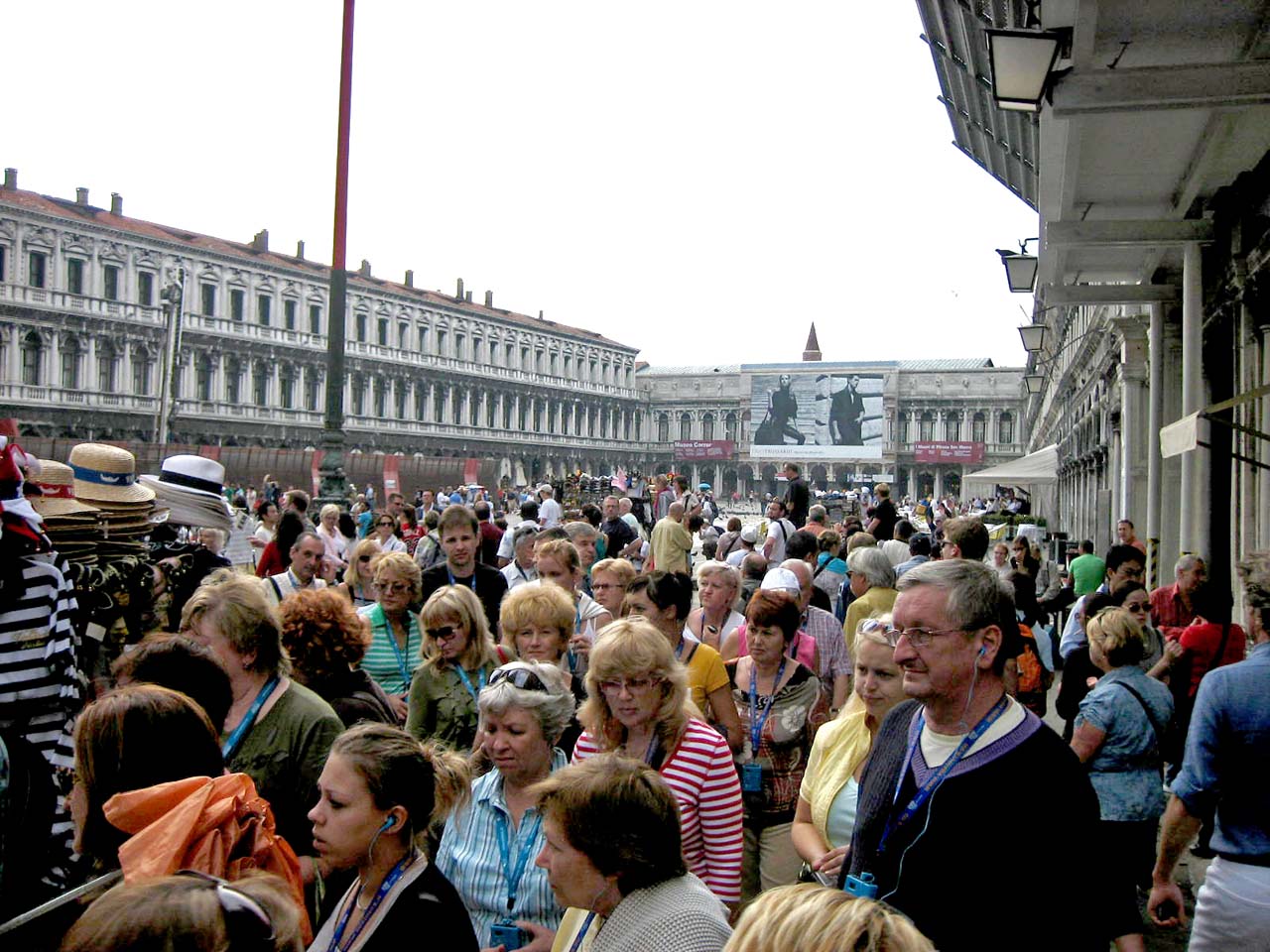 cv-venice-crowds.jpg