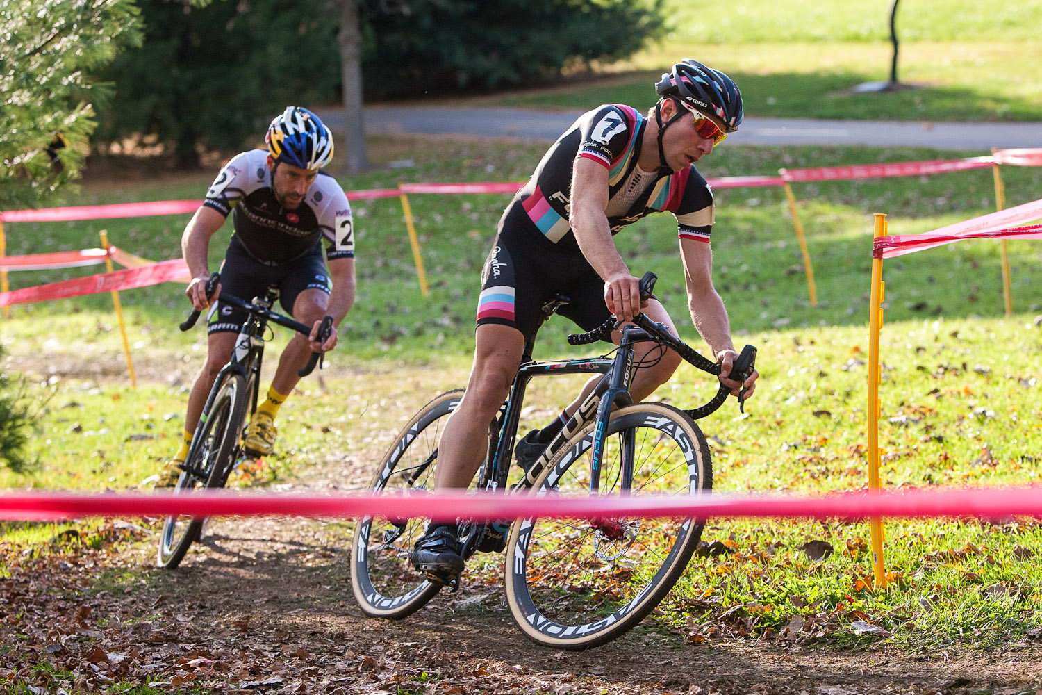 Powers leading Johnson early in the race. © Kent Baumgardt