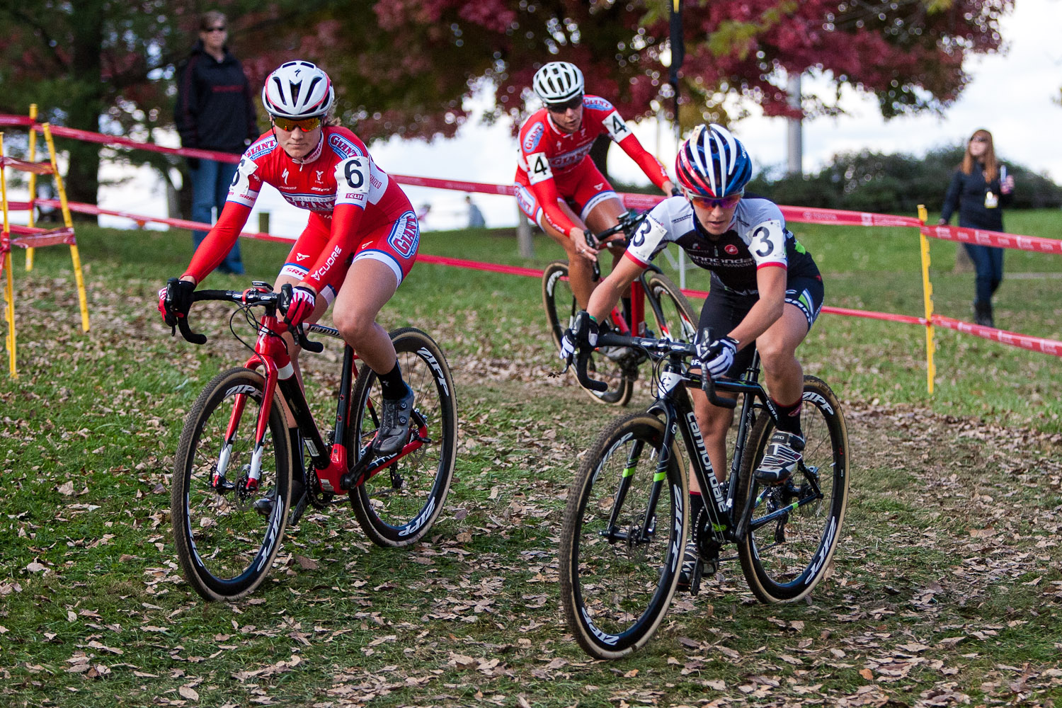 The chase group from right to left, Antonneau, Miller and Anderson. © Kent Baumgardt