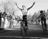 Zach McDonald from University of Washington took the Collegiate Men D1 Cyclocross National Championships.? Cyclocross Magazine