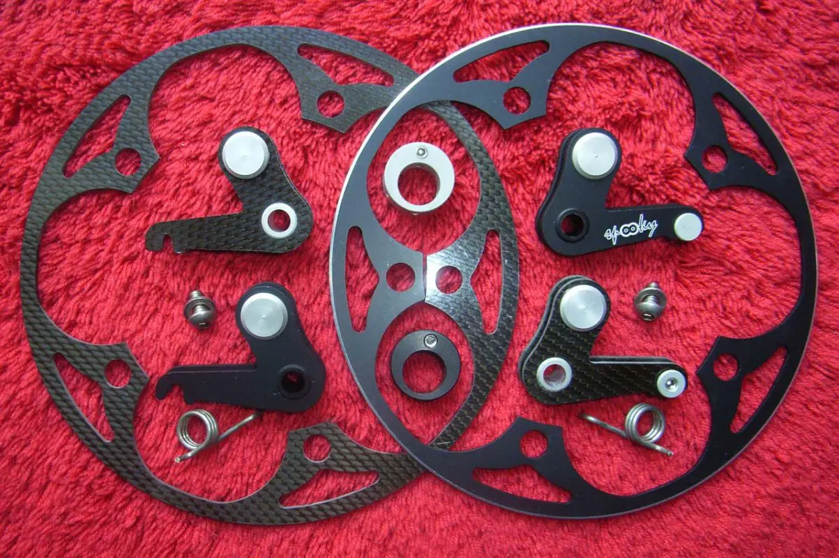 Spooky also offers great chain ring guards in carbon and aluminum © Ty Kurth