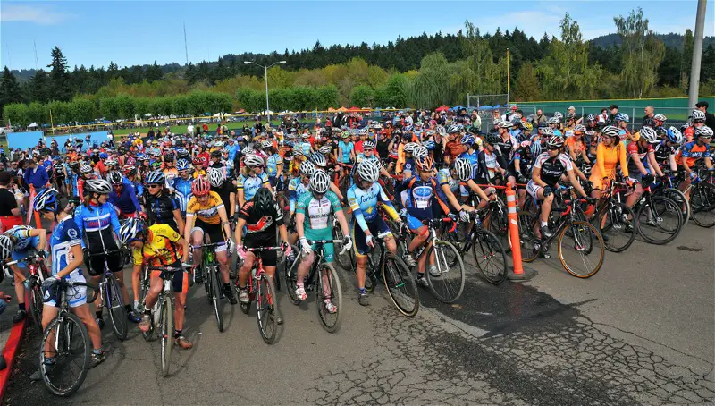 More racers in the beginner women\'s field than some races see all day. by Jose Sandoval