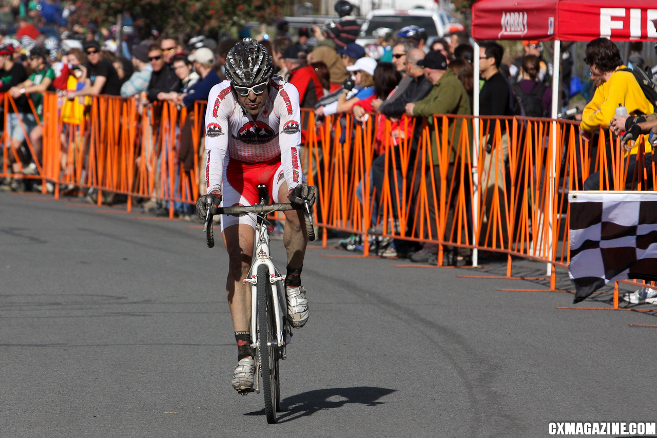 Chris Sheppard won the Elite men\'s race with a dominant ride. ©Pat Malach